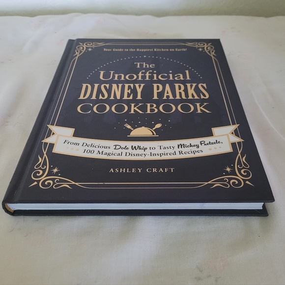 The Unofficial Disney Parks Cookbook - Picture 2 of 10